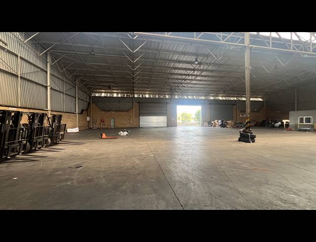 1,850M² WAREHOUSE FOR SALE IN SPARTAN